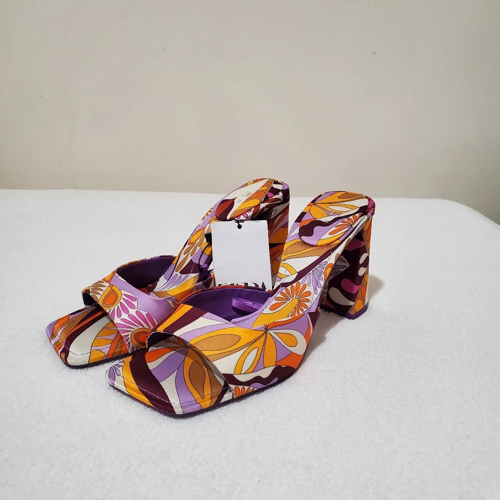 PRINTED HIGH HEEL SANDALS Size 6 - Picture 2 of 7